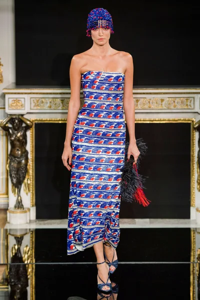Look 60